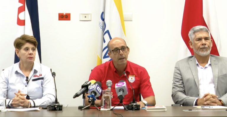 ¡El veto es un atropello contra la dignidad del Magisterio Nacional!