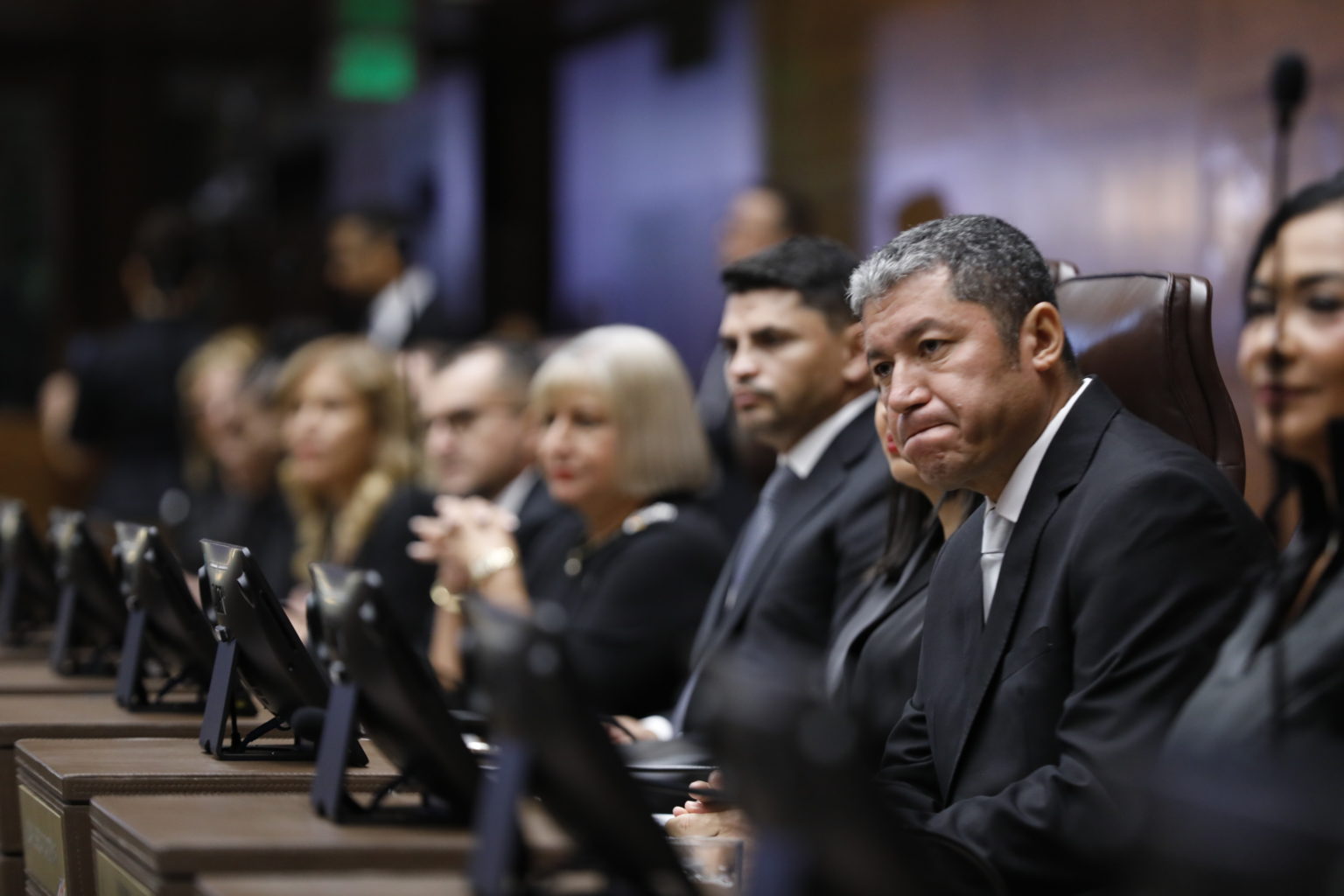 Imagen principal del artículo: La Marina de Limón zarpa entre consenso y lupa constitucional