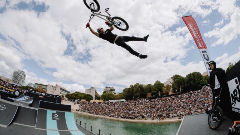 Kenneth Tencio escala al puesto 11 del ranking mundial de BMX freestyle