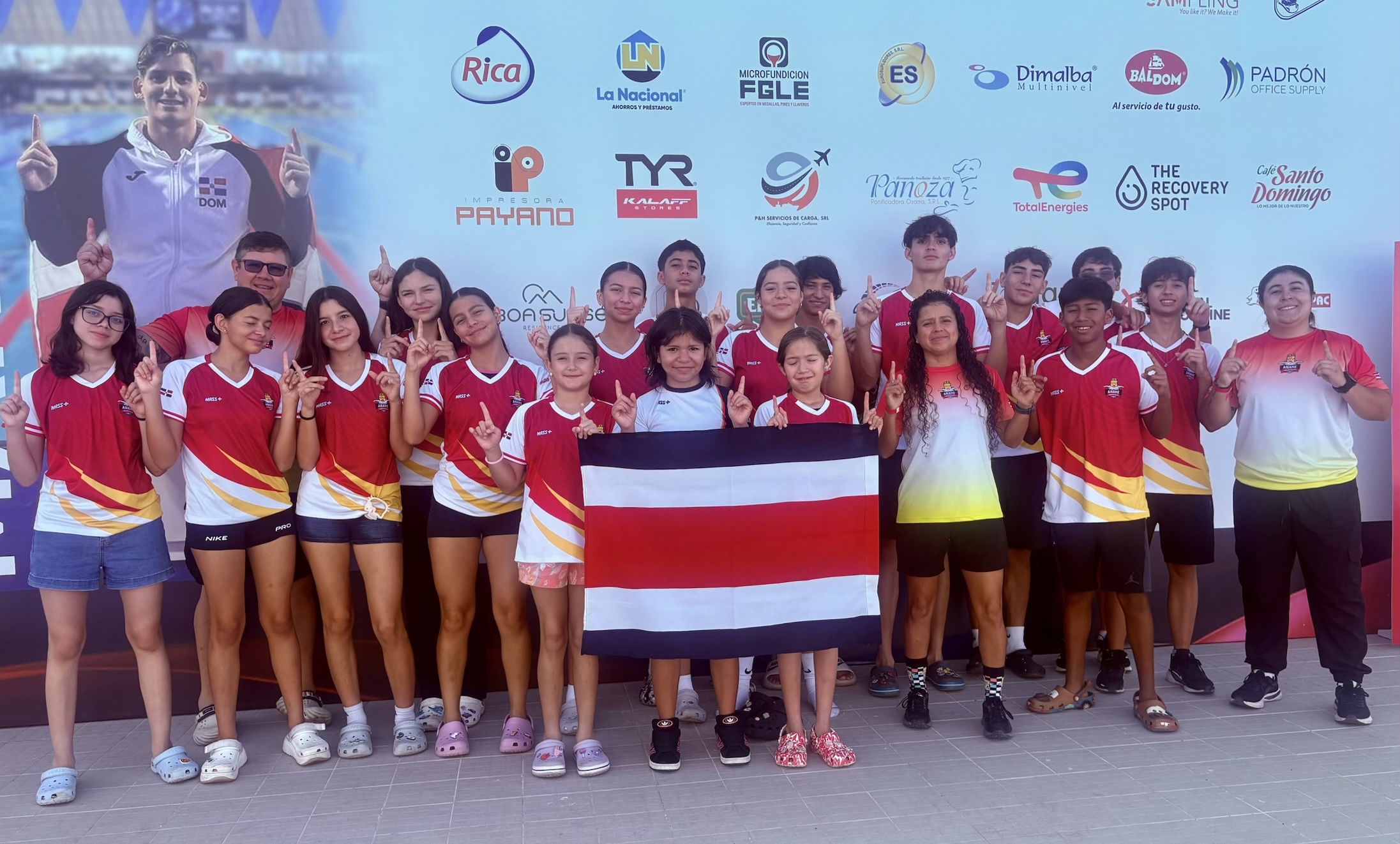 Imagen principal del artículo: Nadadores heredianos ganan 14 medallas en República Dominicana