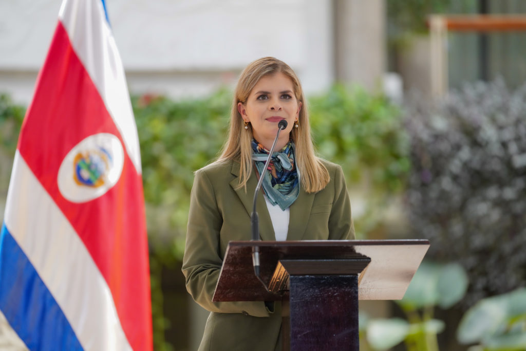 Foro de Mujeres Políticas condena expresiones contra la presidenta y llama a respetar el liderazgo femenino