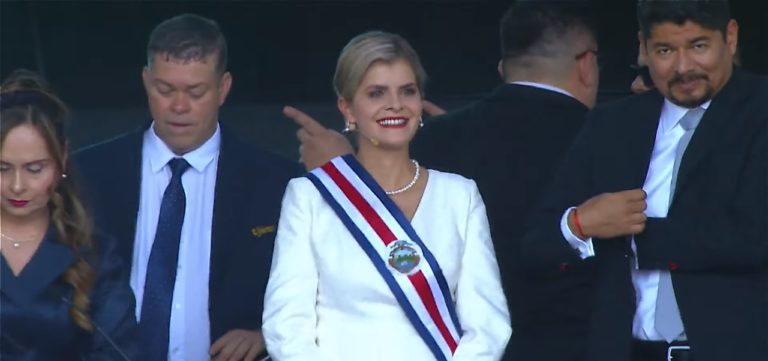 Laura Fernández Delgado jura como la 50º presidenta de Costa Rica