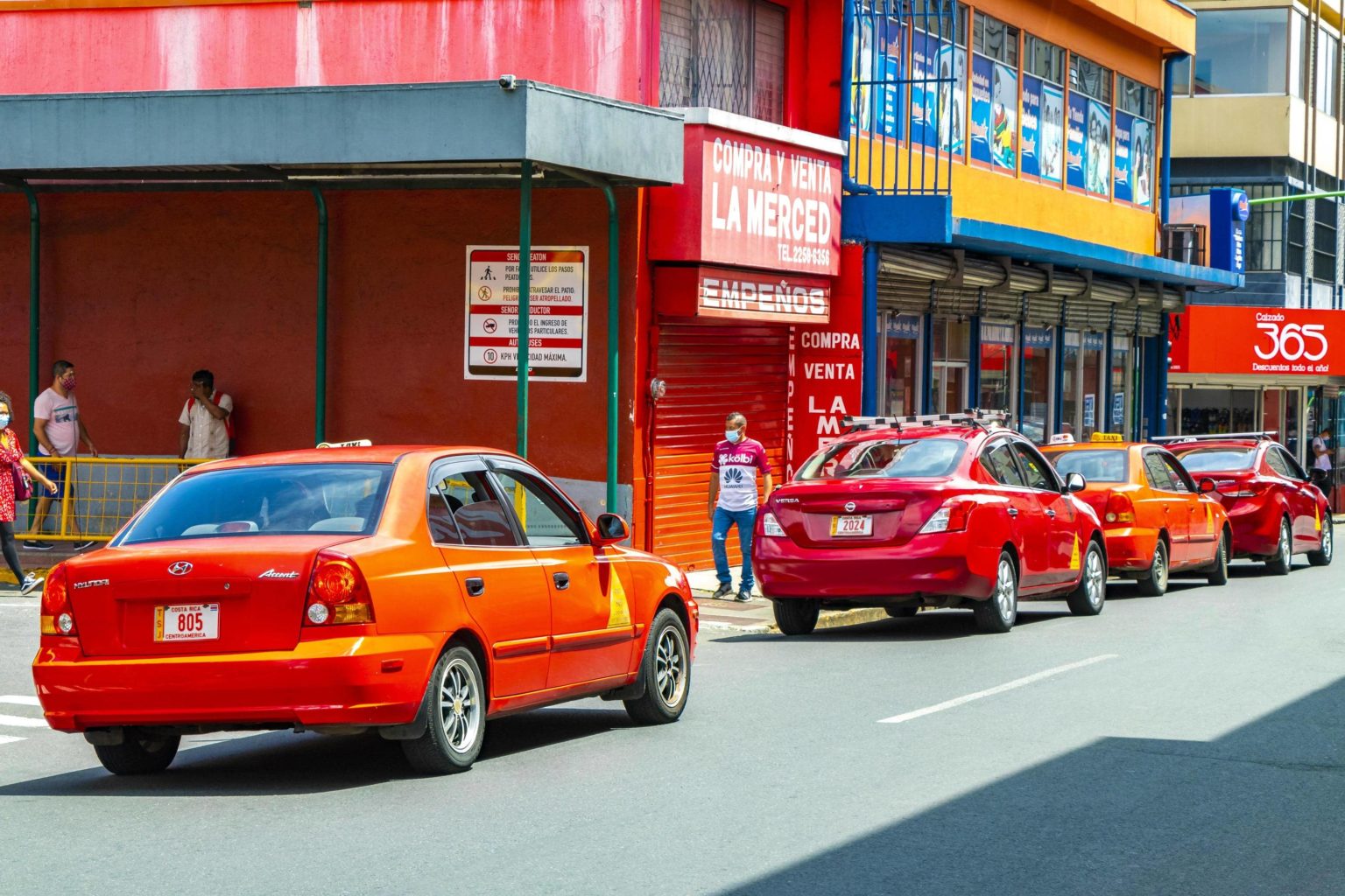 Imagen principal del artículo: CANATRANS y taxistas celebran archivo de proyecto de transporte por plataformas