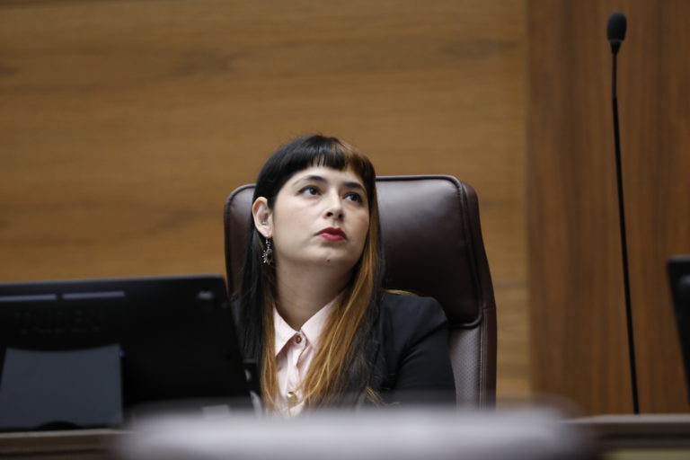 Diputada del Frente Amplio denuncia violaciones salariales a trabajadores de puertos