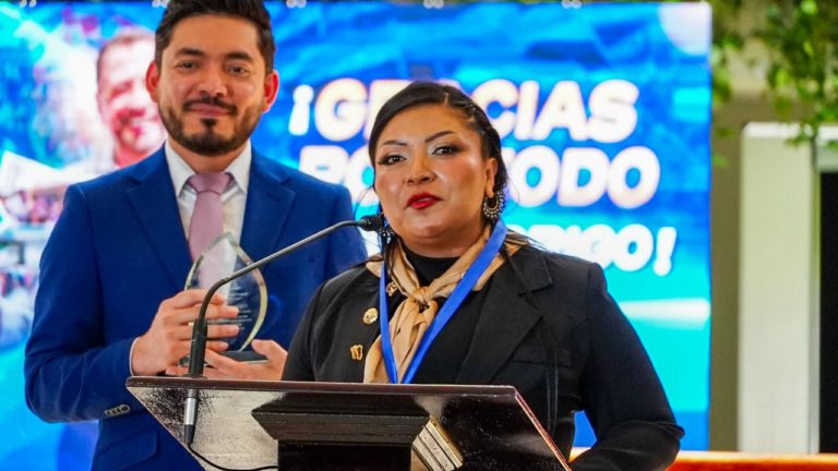 Educadora en territorio indígena Alto Chirripó recibe el galardón a la excelencia docente del MEP
