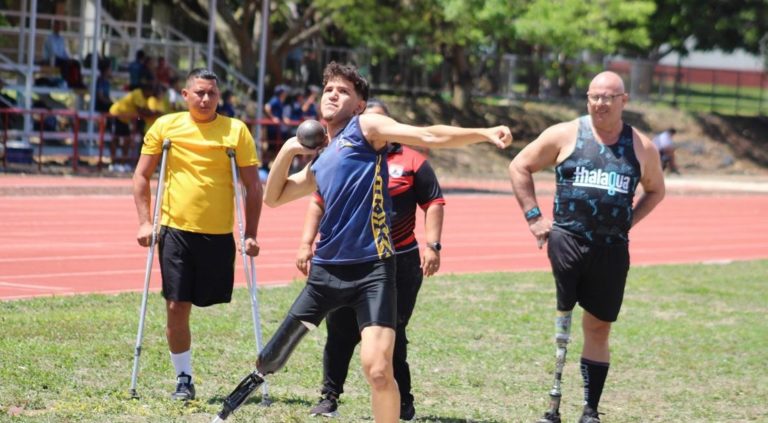Paratleta costarricense Dalessandro Abarca impone récord juvenil en impulsión de bala
