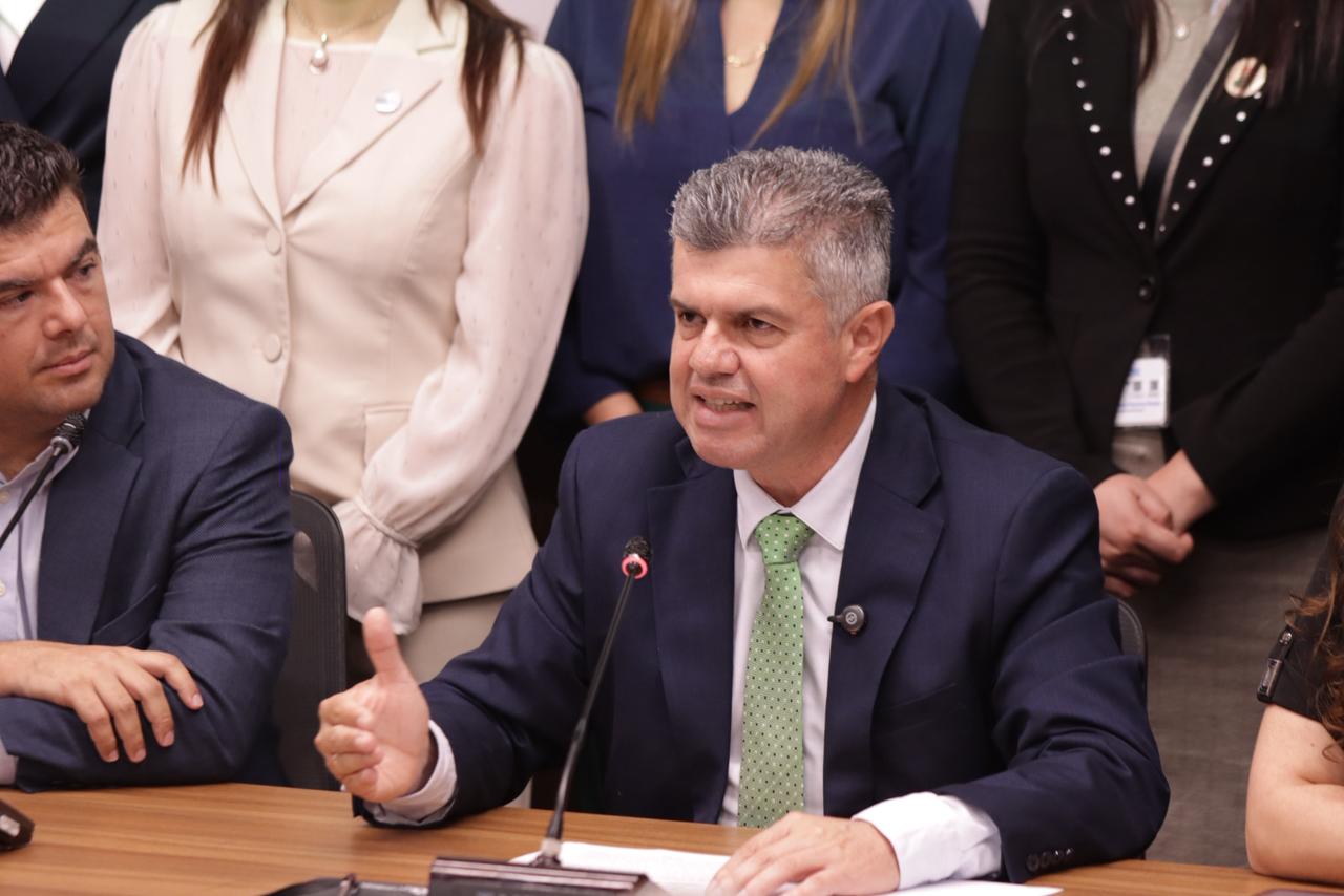 Imagen principal del artículo: PLN rechaza plan de eurobonos del gobierno por $13.500 millones y condiciona una negociación