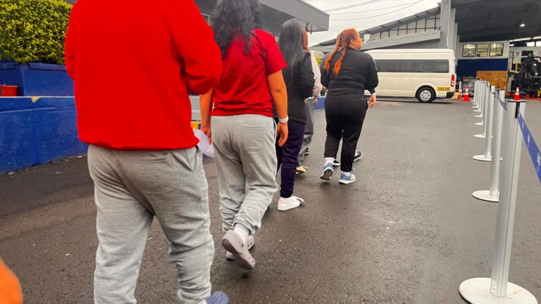 Costa Rica recibe nuevo grupo de deportados provenientes de Estados Unidos