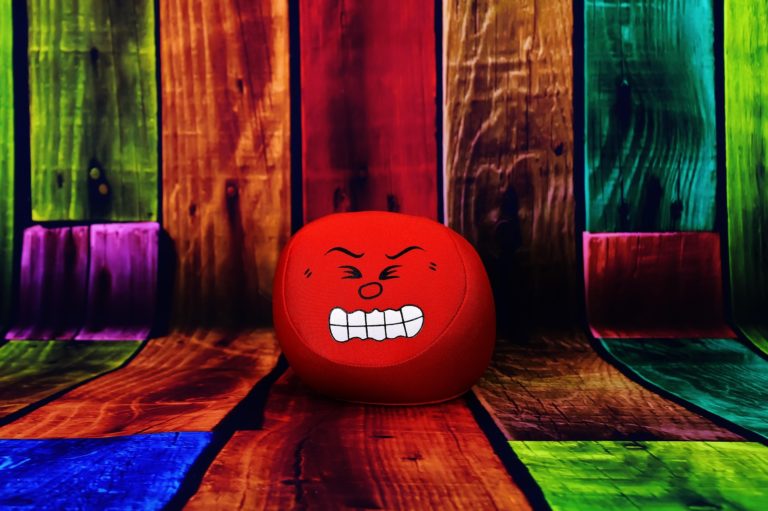 La política del enojo y la normalización de la agresión social
