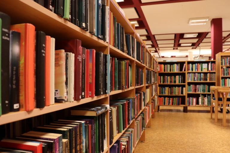 Comunicar bien también es transformar: el reto de las bibliotecas en Costa Rica