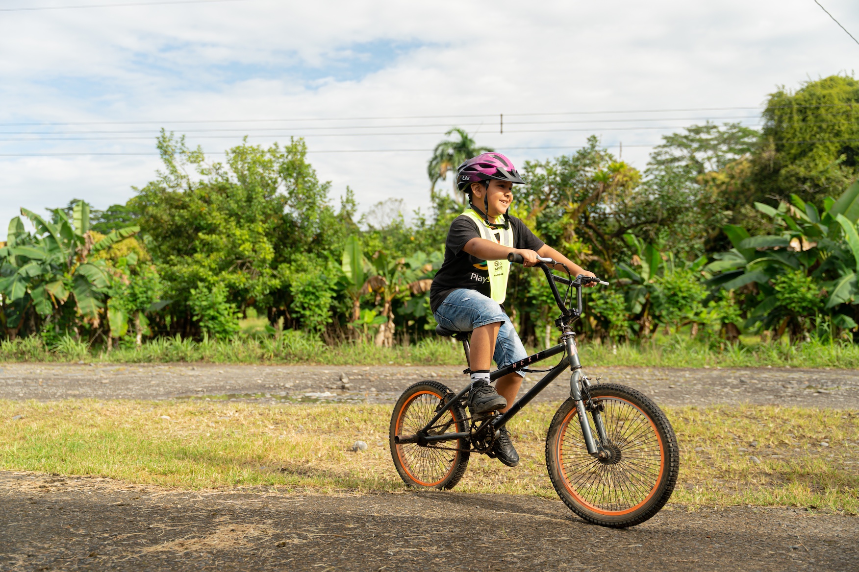 Imagen principal del artículo: Fundación Yo Impulso relanza programa para entregar 500 bicicletas a estudiantes de zonas rurales