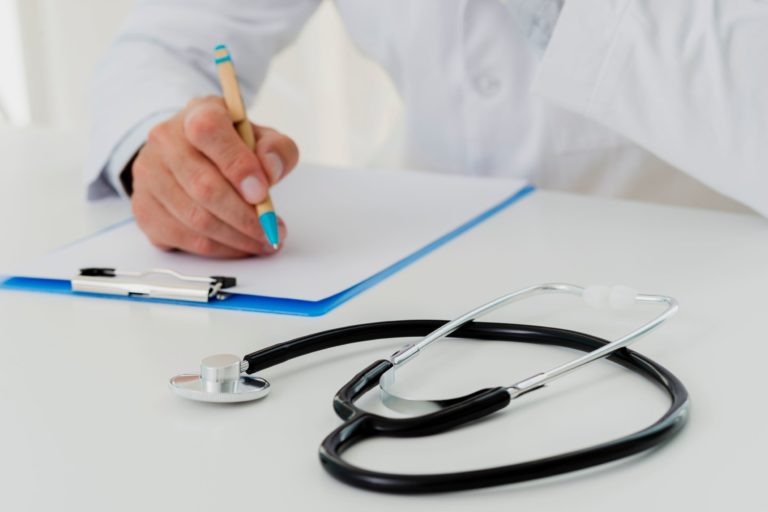 Envejecimiento poblacional: estos son 5 consejos para reducir el riesgo de cáncer