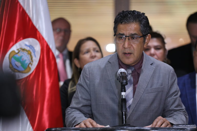 Nogui Acosta se disculpa a nombre del oficialismo por insultos de Cindy Murillo