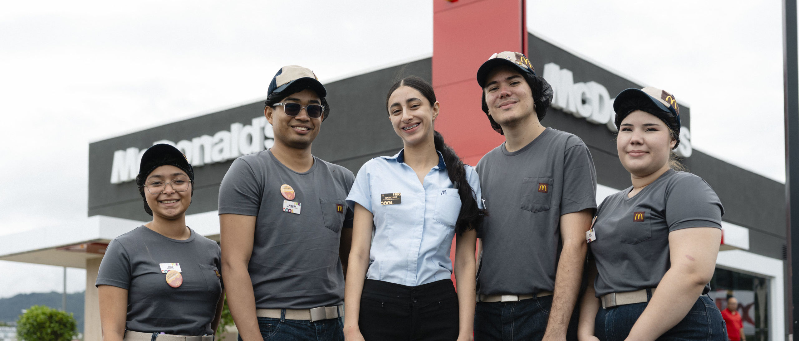 Imagen principal del artículo: McDonald’s lanza plataforma de empleo y abrirá 100 puestos temporales en julio