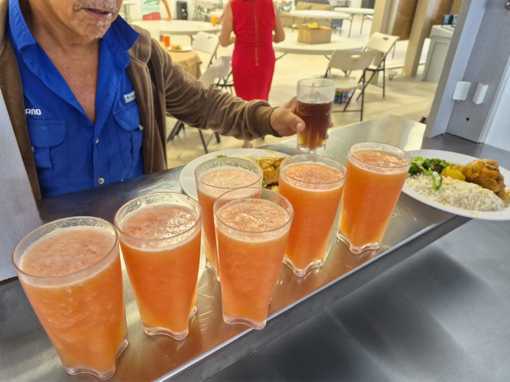 Entre natación, talleres y compañía: así busca transformar vidas el Centro Integral del Adulto Mayor de La Fortuna