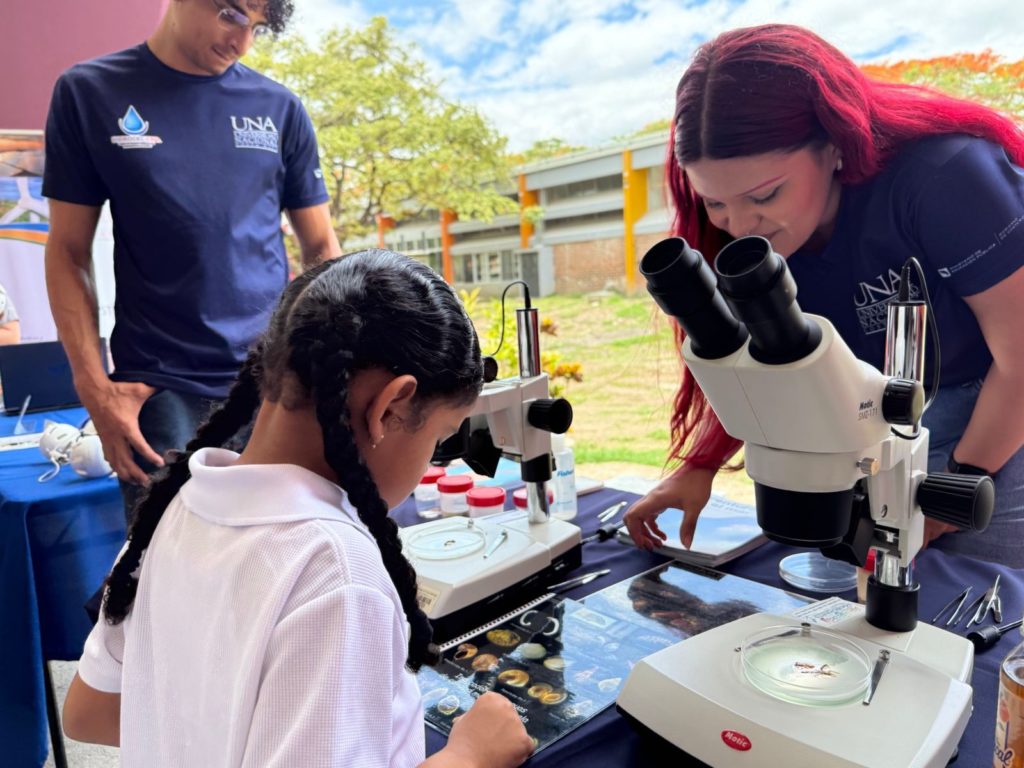 Niñas de Guanacaste participaron en jornada para impulsar vocaciones STEM