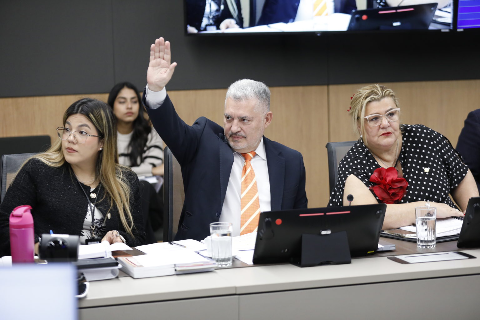 Imagen principal del artículo: Villalobos acusa de "amarillismo" a la prensa por cobertura de su trabajo como abogado