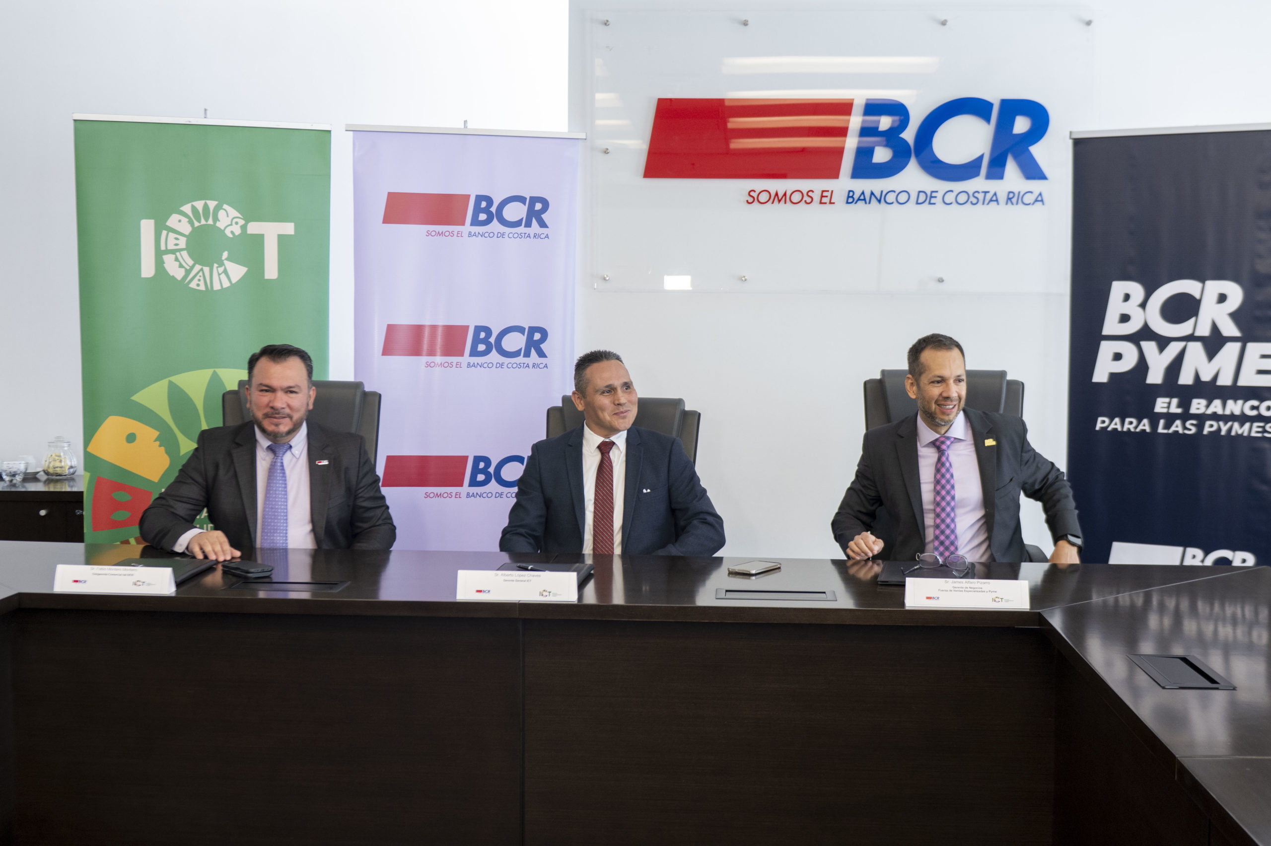 Imagen principal del artículo: BCR e ICT firman acuerdo para fortalecer Pymes turísticas