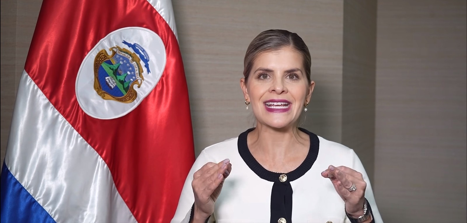 Imagen principal del artículo: Fernández anuncia mano dura contra la corrupción y separa a siete directores de la policía