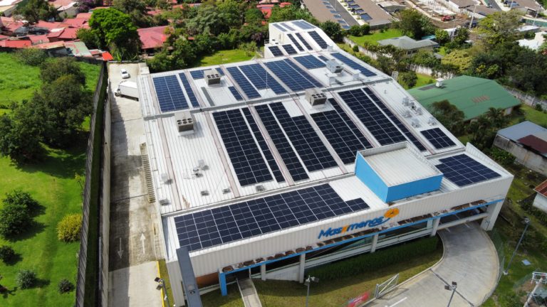 Walmart Centroamérica acelera su apuesta ambiental con energía limpia, economía circular y agricultura regenerativa