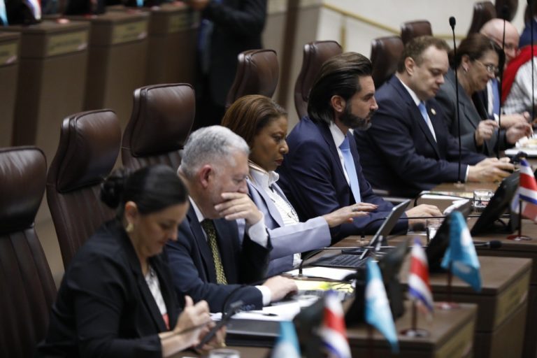 Tras 11 rondas de votación, oficialismo pide a la Corte nueva lista de magistraturas suplentes de la Sala IV