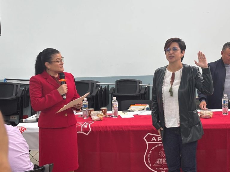 Sindicatos eligen a Rocío Alfaro, exdiputada del FA, como representante ante la CCSS