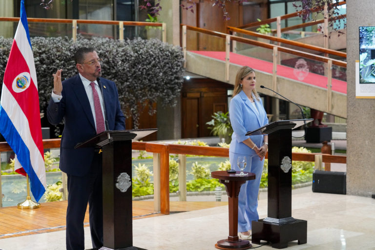 Hacienda presentará plan fiscal a Laura Fernández tras recomendaciones del FMI sobre ingresos y deuda