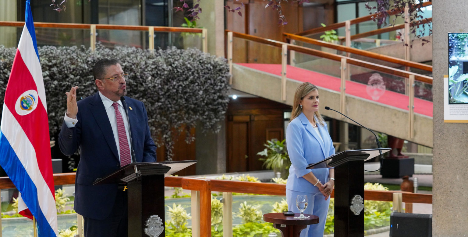 Imagen principal del artículo: Hacienda presentará plan fiscal a Laura Fernández tras recomendaciones del FMI sobre ingresos y deuda