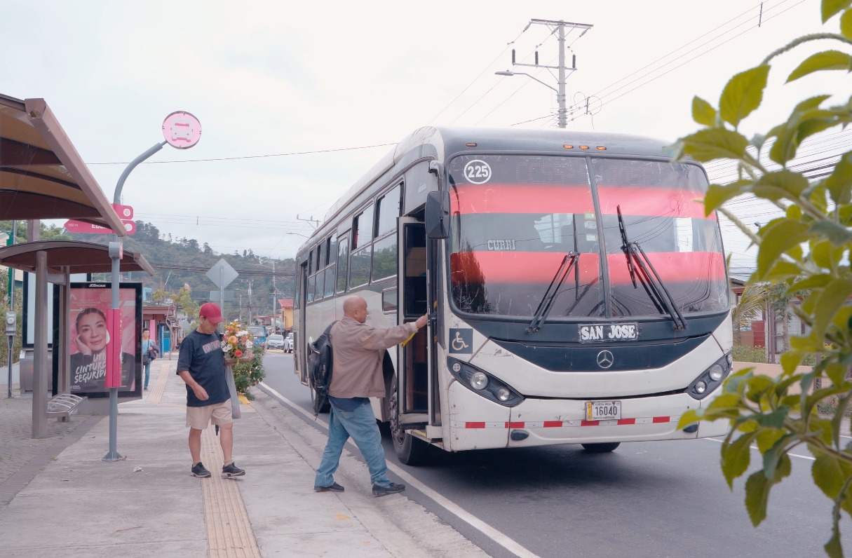 Imagen principal del artículo: Municipios podrán concursar por fondos para impulsar comunidades inteligentes y paradas de autobús inclusivas