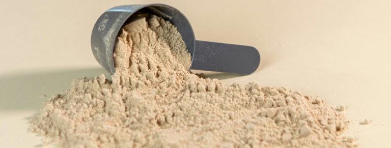 Nutricionistas advierten sobre el consumo de proteína en polvo impulsado por tendencias en redes sociales