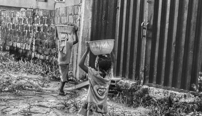 El trabajo infantil en el siglo XXI: una infancia con la que aún sigue en deuda
