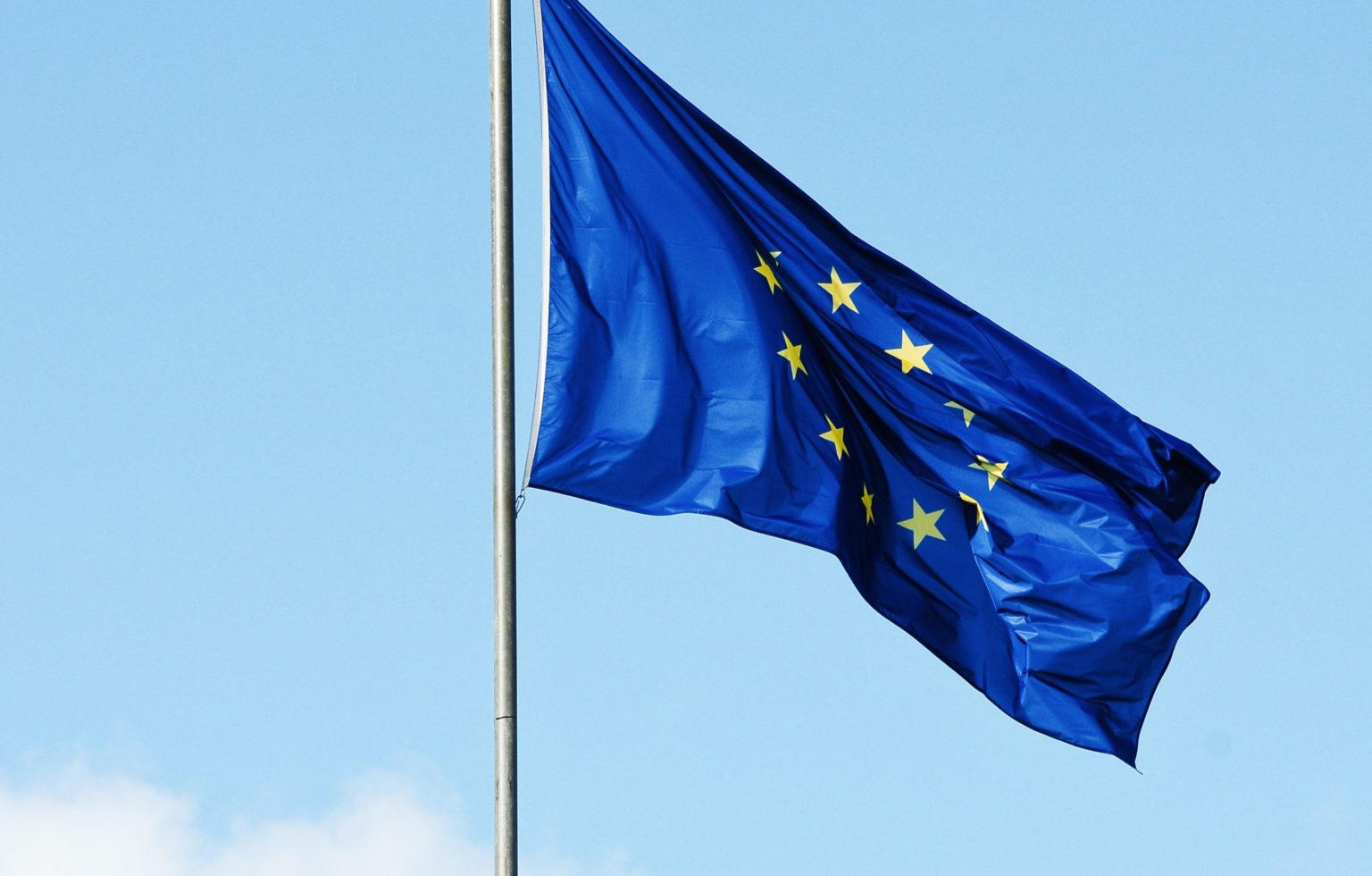 Imagen principal del artículo: La nueva invasión europea mediante las leyes de debida diligencia
