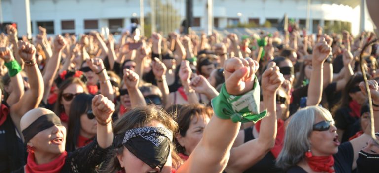 Aprender feminismo entre algoritmos