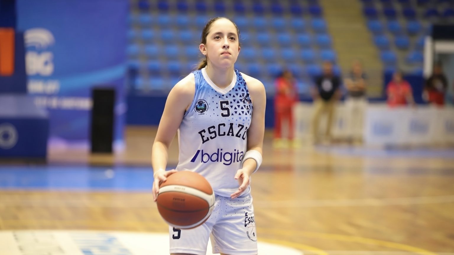 Imagen principal del artículo: Basquetbolista tica Sofía Chavarría da el salto a una de las academias más prestigiosas del mundo