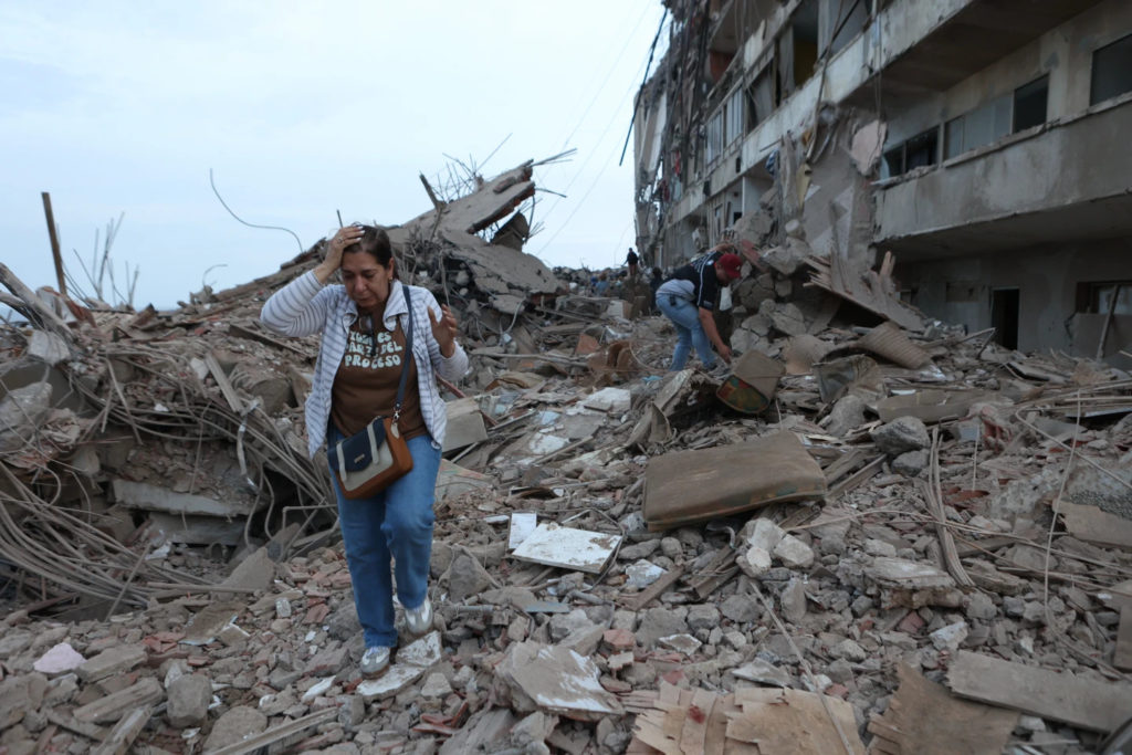 Venezuela busca sobrevivientes tras terremotos que dejan ya 188 muertos