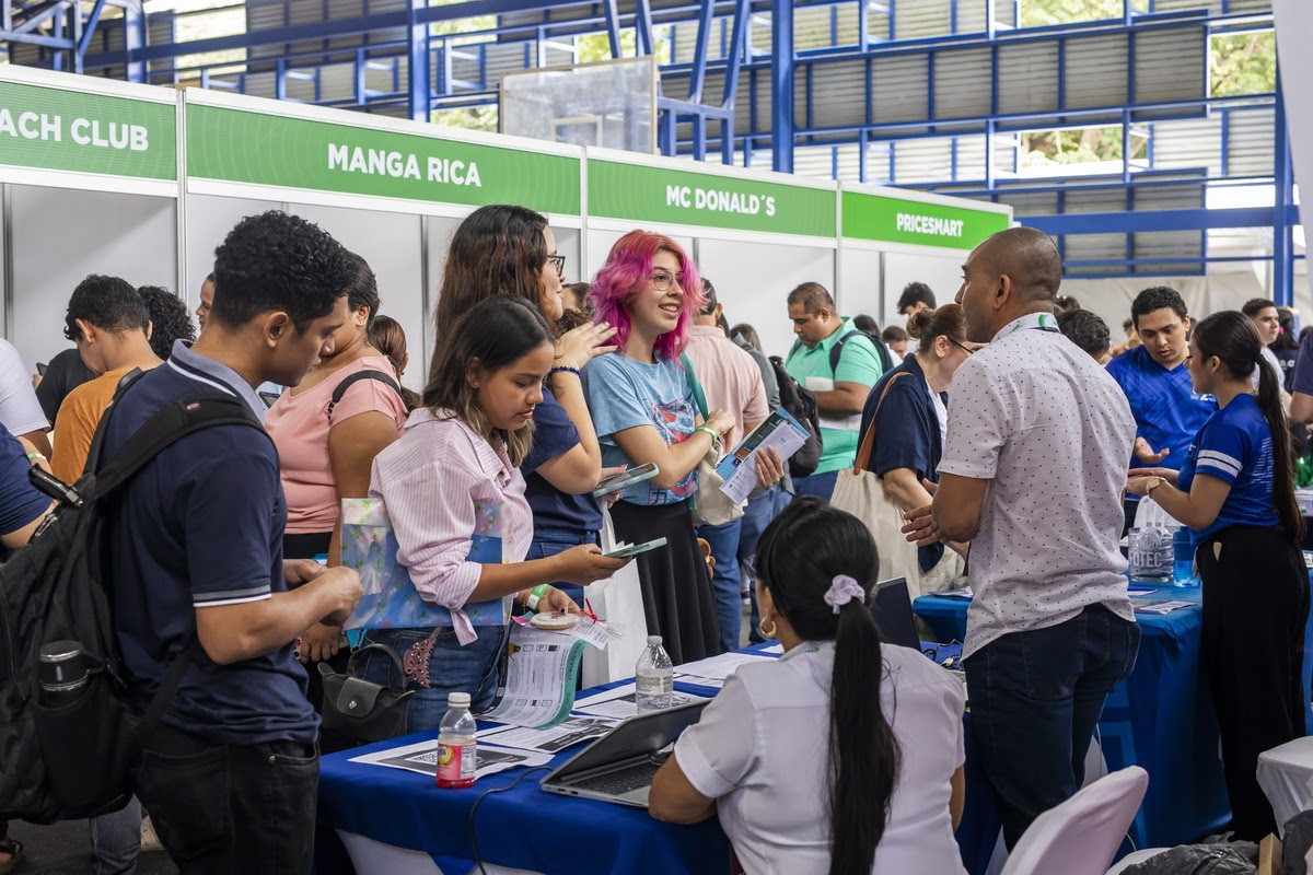 Imagen principal del artículo: Procomer llevará ferias de empleo y formación a regiones fuera de la GAM entre julio y octubre