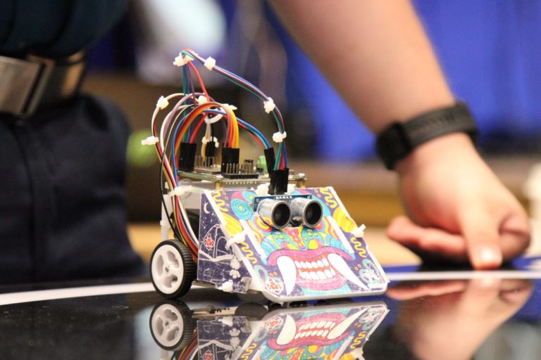 Innovación, robótica e IA atrajeron a más de 3.000 personas en "Maker Faire San José 2026"