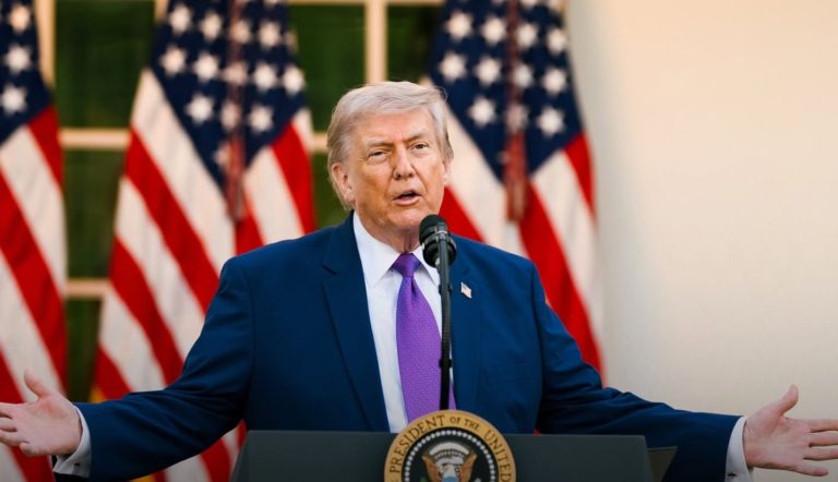 Trump amenaza con atacar infraestructura civil iraní por cada agresión en Ormuz