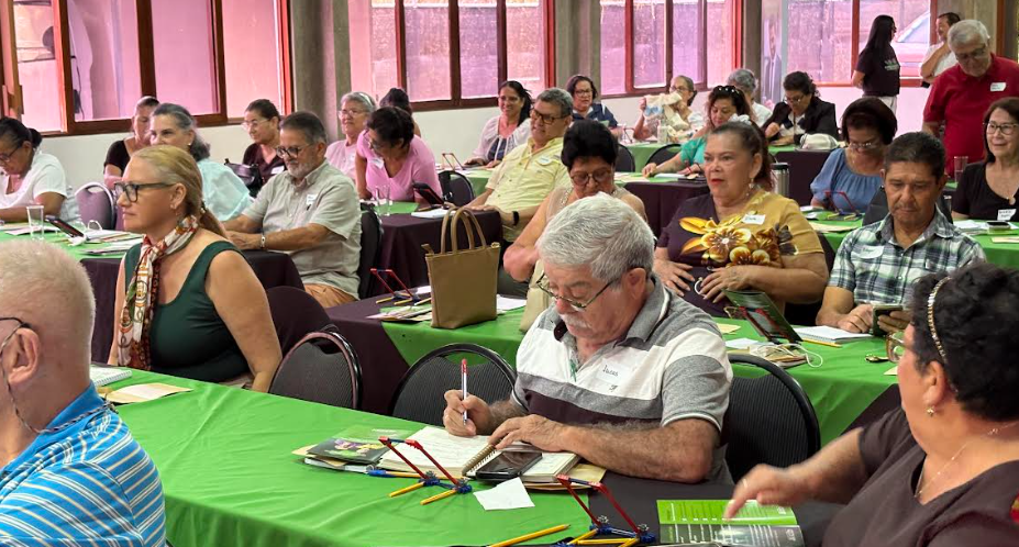 Imagen principal del artículo: Personas adultas mayores y PYMES de Pérez Zeledón fortalecen sus habilidades digitales
