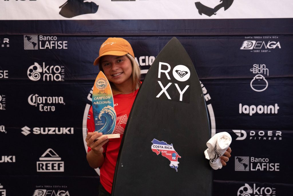 Rachel Agüero, de 20 años, se proclama bicampeona nacional de surf