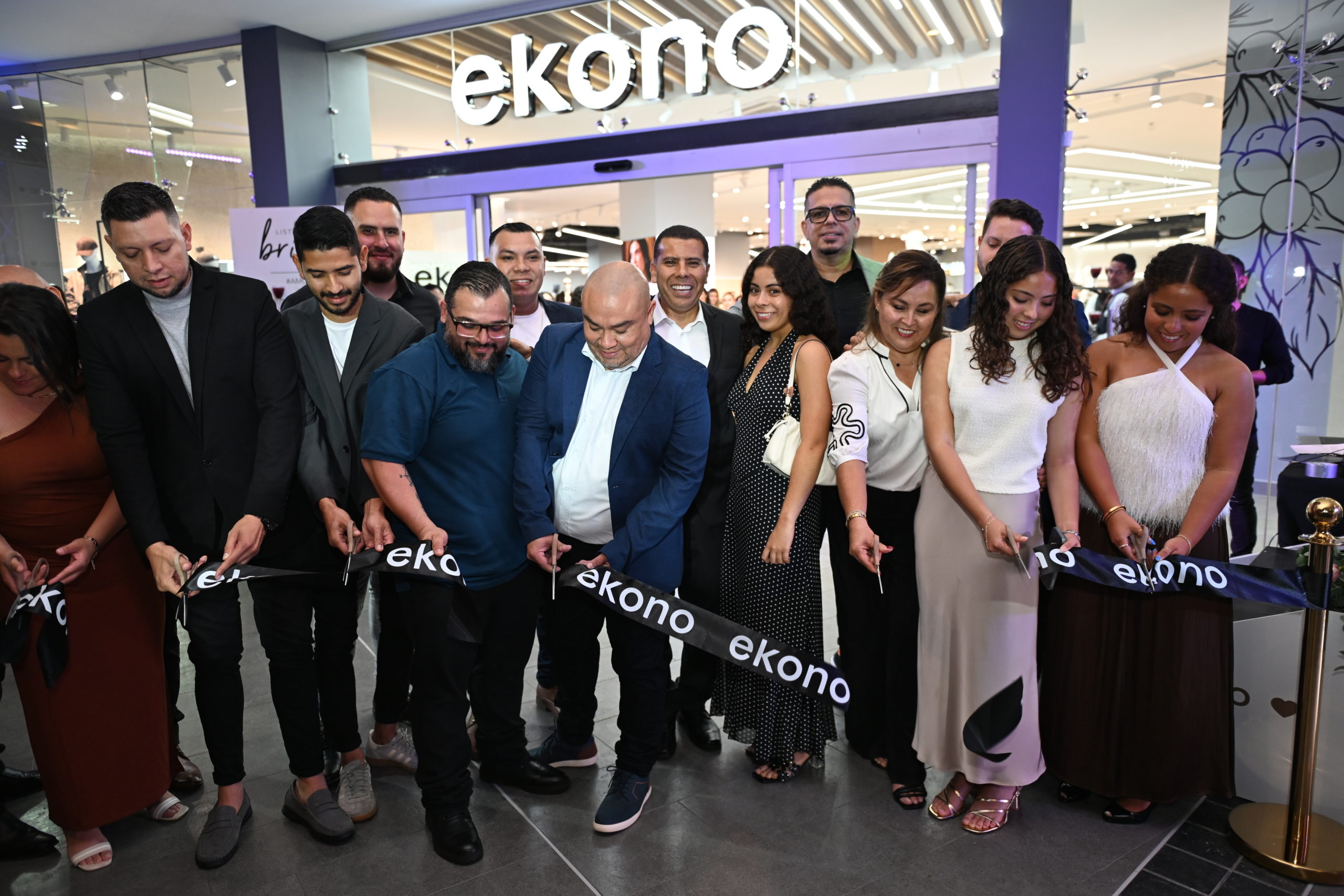 Imagen principal del artículo: Ekono inaugura en Escazú Village su tienda número 42