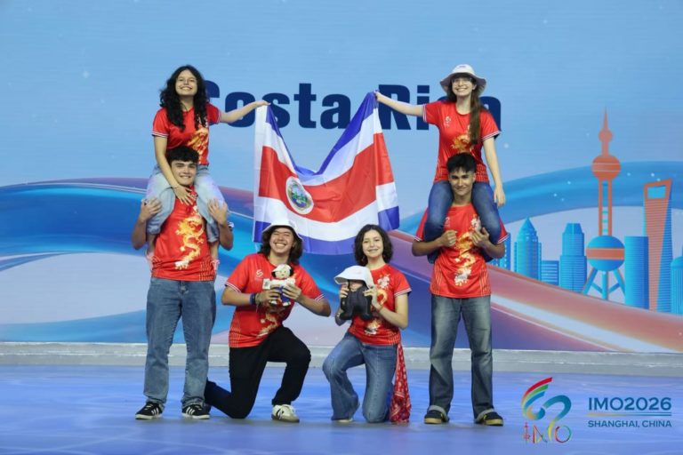 Estudiantes costarricenses obtienen dos menciones honoríficas en Olimpiada Internacional de Matemática