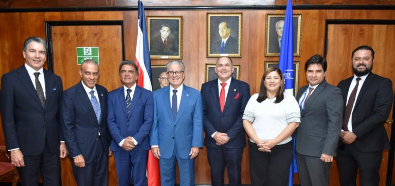 Costa Rica y Panamá firman acuerdo para garantizar continuidad de atención en salud a trabajadores ngäbe-buglé