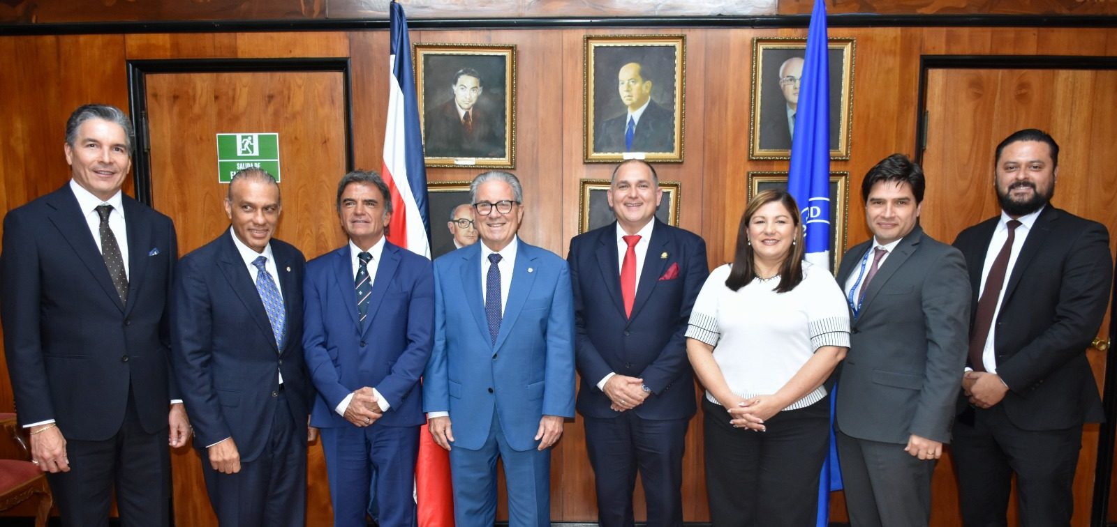 Imagen principal del artículo: Costa Rica y Panamá firman acuerdo para garantizar continuidad de atención en salud a trabajadores ngäbe-buglé