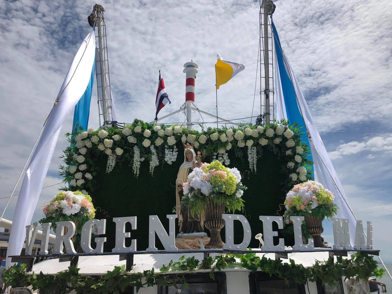 Imagen principal del artículo: UCR documenta la tradición de la Virgen del Mar en Puntarenas