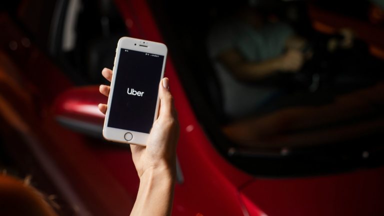 Uber abre registro para taxistas en Costa Rica y ofrece incentivos económicos para integrarse a su plataforma