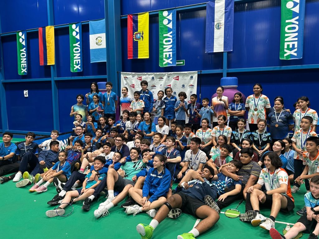 Costa Rica suma 13 medallas en torneo internacional de bádminton en El Salvador