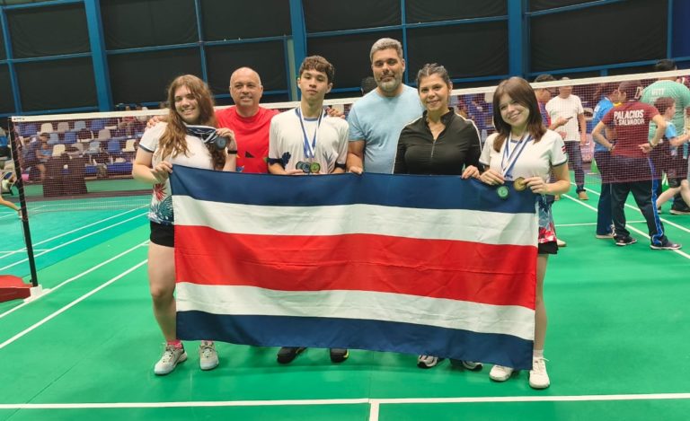 Costa Rica suma 13 medallas en torneo internacional de bádminton en El Salvador