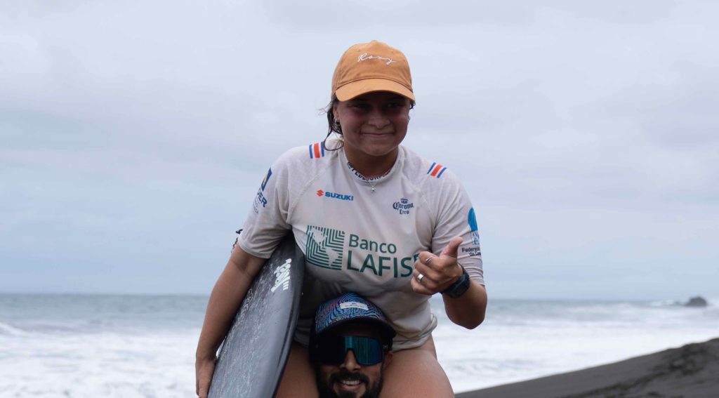 Rachel Agüero, de 20 años, se proclama bicampeona nacional de surf