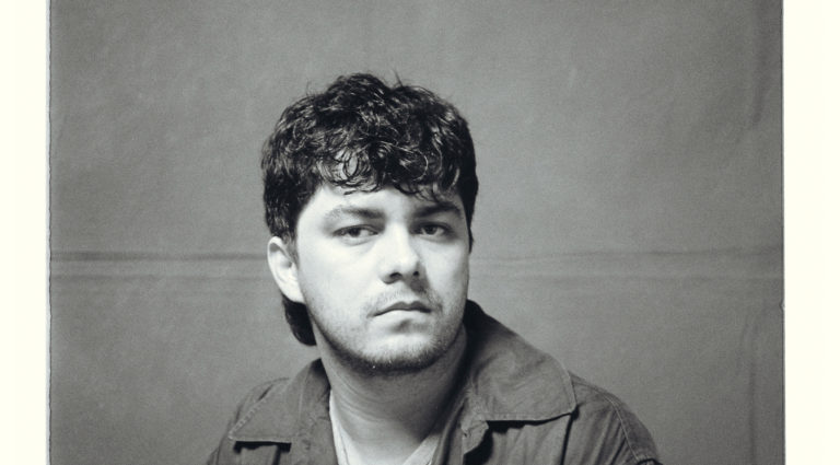 Director costarricense Sebas Coto firma el videoclip de "VELOCIDADE" para Santos Bravos